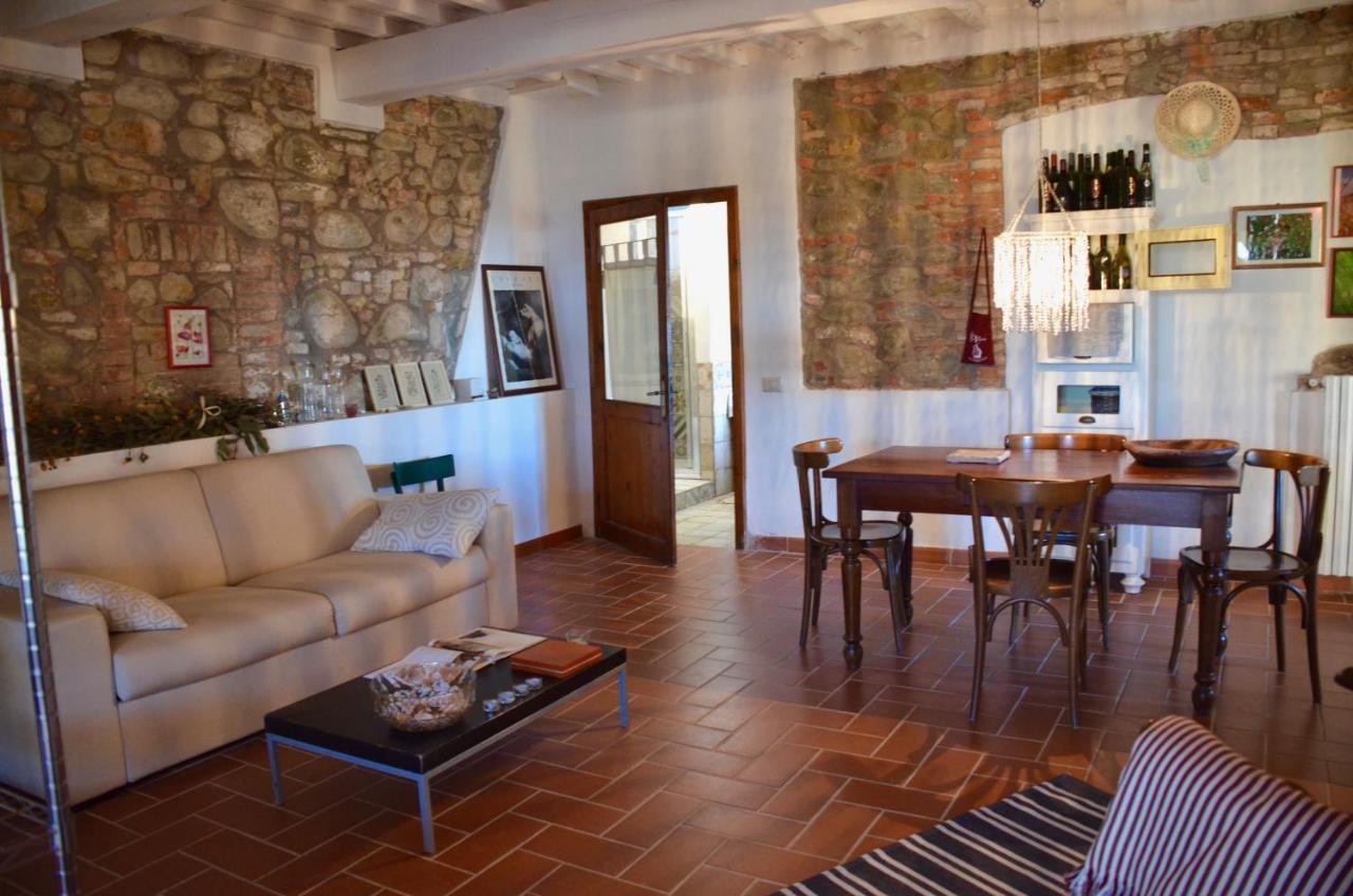 דירות Terricciola Casa Magnolia מראה חיצוני תמונה